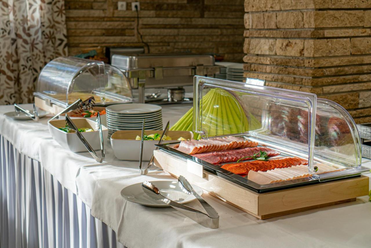 Ozoon Hotel Nyíregyháza 外观 照片
