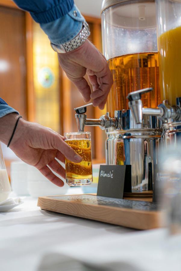 Ozoon Hotel Nyíregyháza 外观 照片
