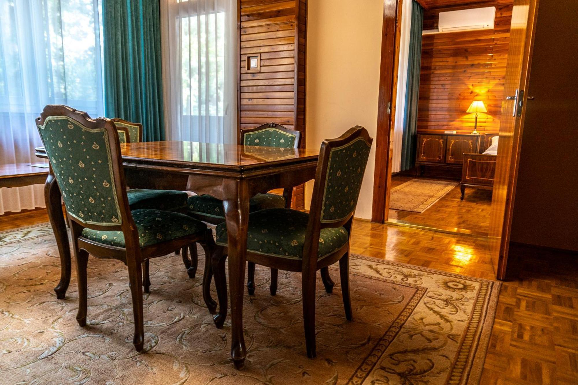 Ozoon Hotel Nyíregyháza 外观 照片